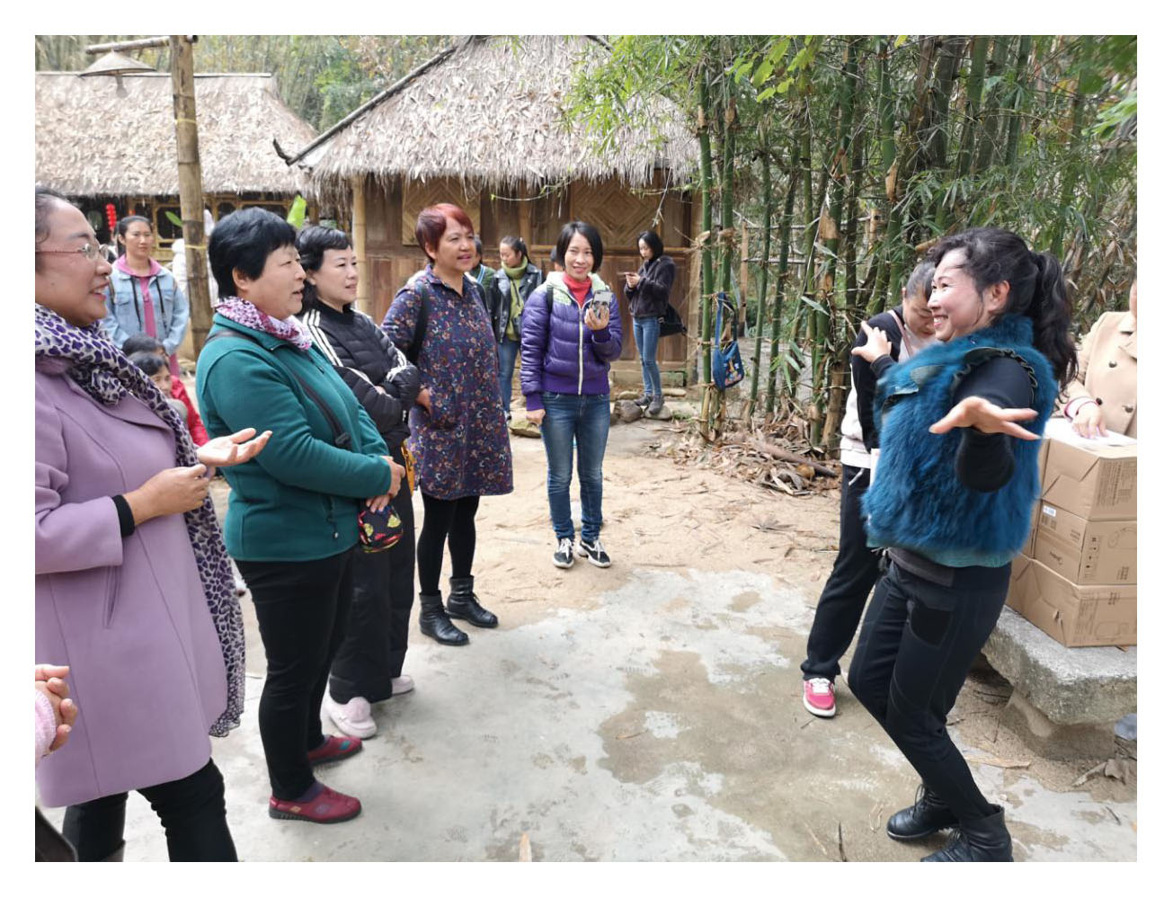 小-芒市供排水公司开展三八妇女节活动1.jpg