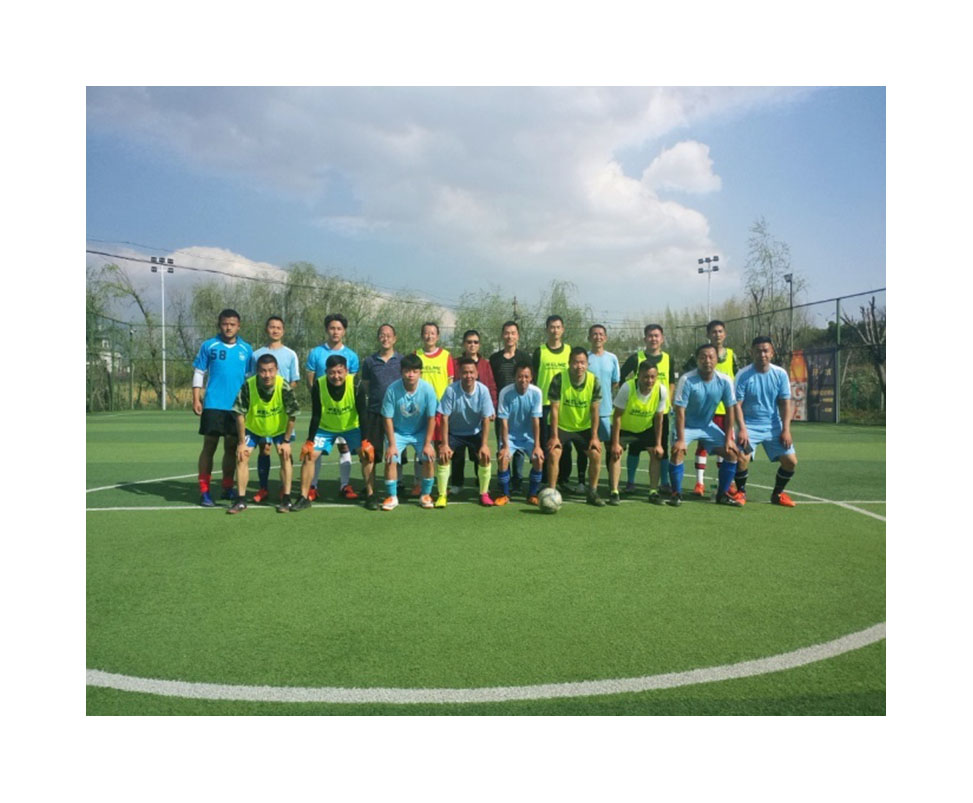 小-大理水务公司球队和大理市消防大队举行足球友谊赛1.jpg