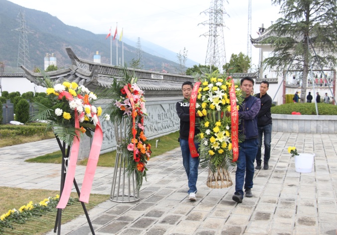 大理水务公司开展清明祭英烈主题党日活动1.jpg