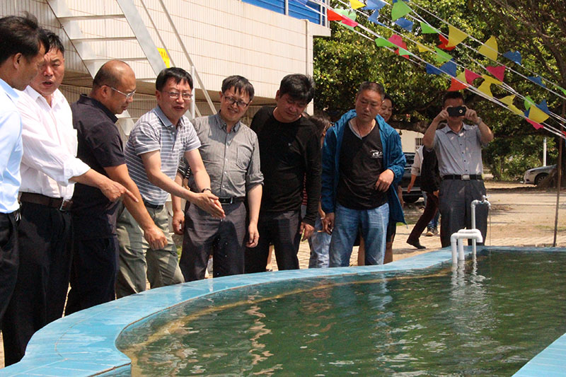 小-省水协理事长黄昆到弥渡县供排水服务中心检查指导工作2.jpg