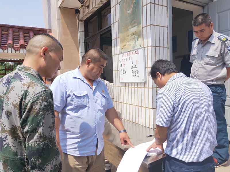 小-红河州州反恐督察组到弥勒供水公司进行反恐安全检查6.jpg