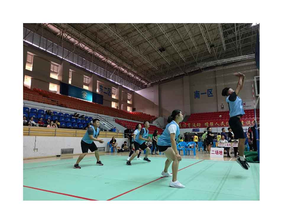 小-芒市供排水公司参加职工气排球比赛3.jpg